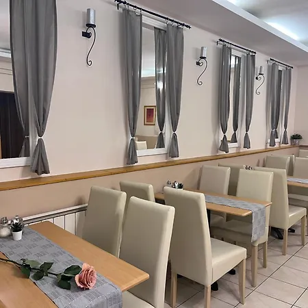 Rose Hotel Budapesta