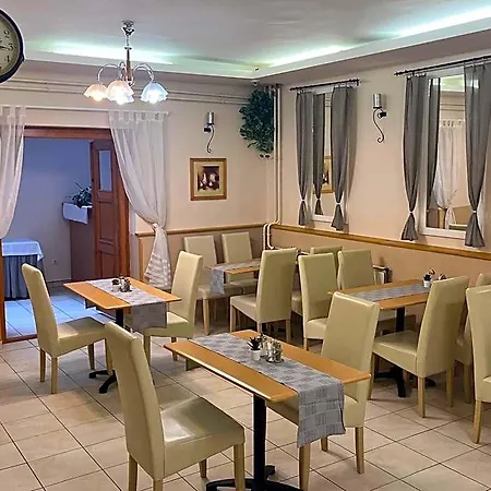 Rose Hotel