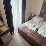 Rose 3*