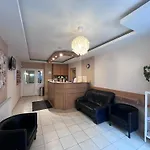 Rose Hotel