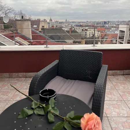 Rose Szálloda